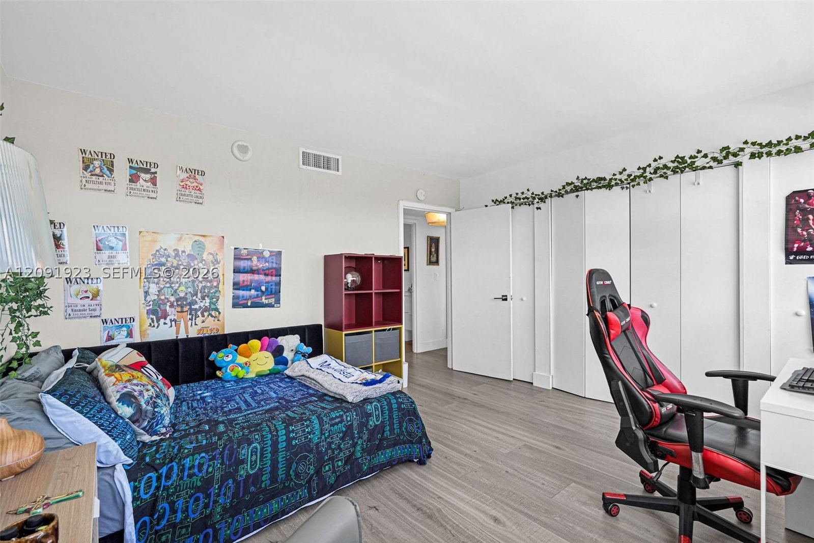 Real estate property located at 2100 Sans Souci Blvd C404, Miami-dade, Bayview Towers Condo Sout, North Miami, FL