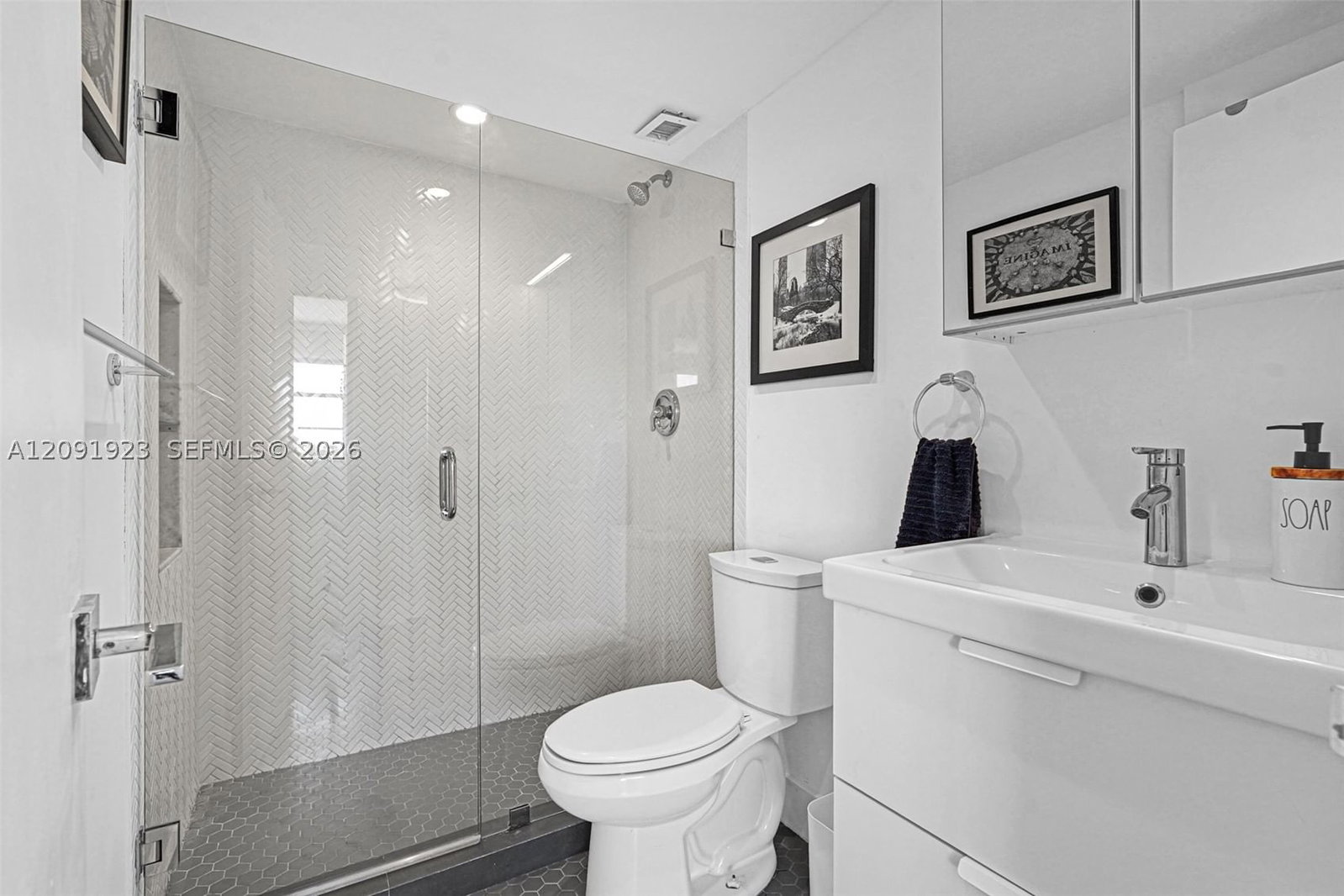 Real estate property located at 2100 Sans Souci Blvd C404, Miami-dade, Bayview Towers Condo Sout, North Miami, FL