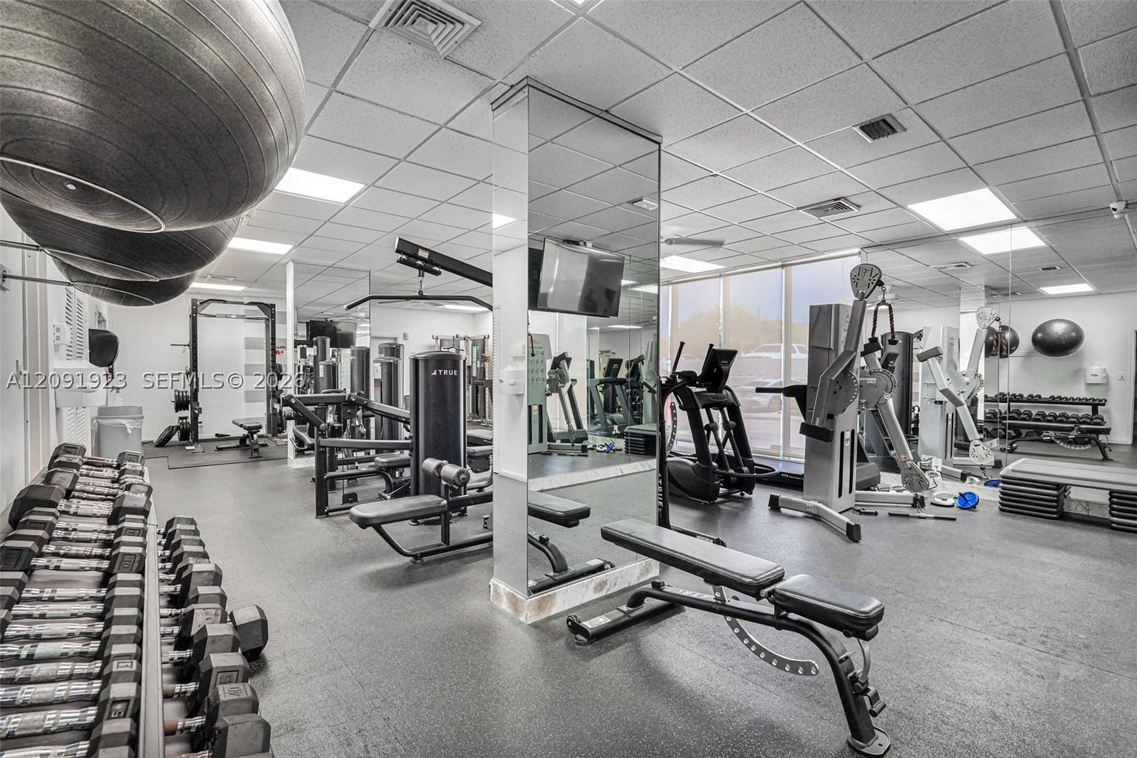 Real estate property located at 2100 Sans Souci Blvd C404, Miami-dade, Bayview Towers Condo Sout, North Miami, FL
