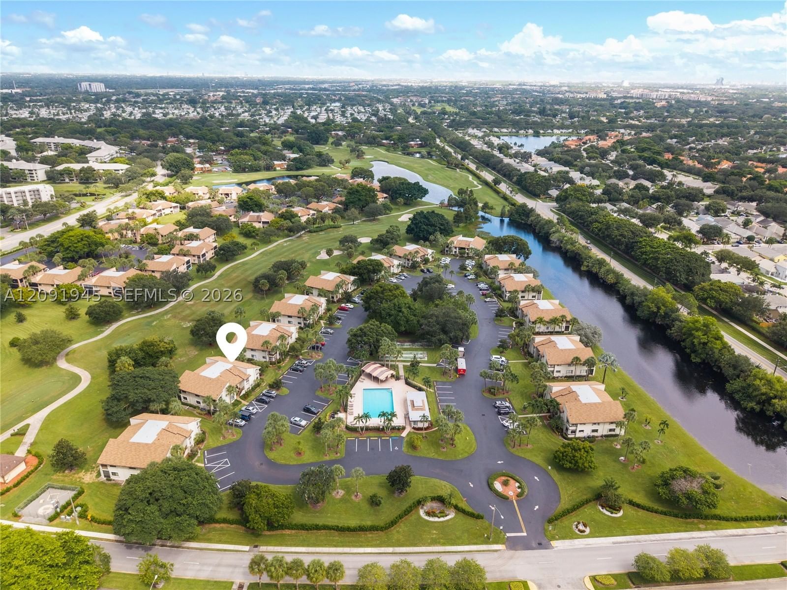 Real estate property located at 9351 23rd St #3304, Broward, Gardens 4 Condo, Davie, FL