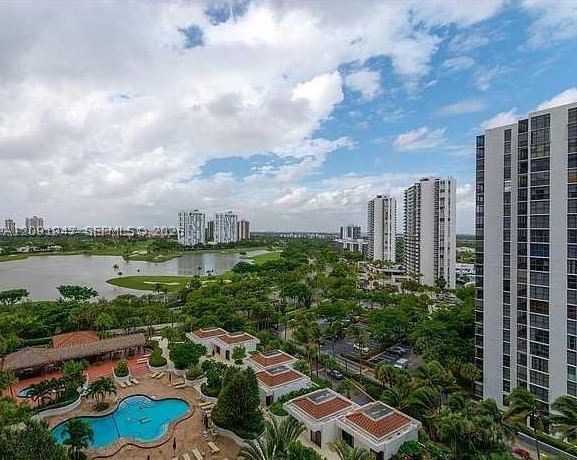 Real estate property located at 20281 Country Club Dr #1105, Miami-dade, Hamptons West Condo, Aventura, FL