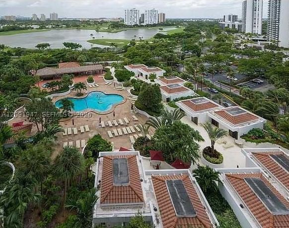 Real estate property located at 20281 Country Club Dr #1105, Miami-dade, Hamptons West Condo, Aventura, FL