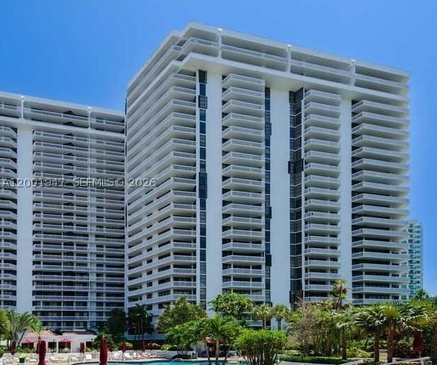 Real estate property located at 20281 Country Club Dr #1105, Miami-dade, Hamptons West Condo, Aventura, FL