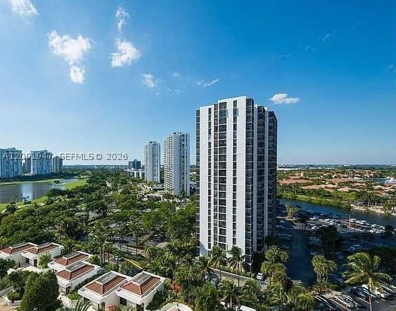Real estate property located at 20281 Country Club Dr #1105, Miami-dade, Hamptons West Condo, Aventura, FL
