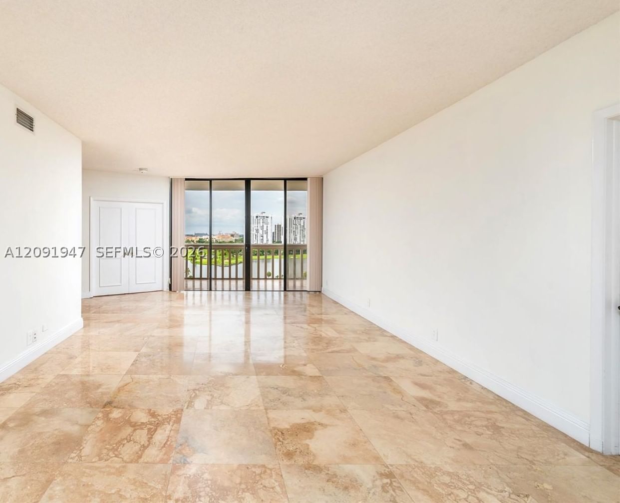 Real estate property located at 20281 Country Club Dr #1105, Miami-dade, Hamptons West Condo, Aventura, FL