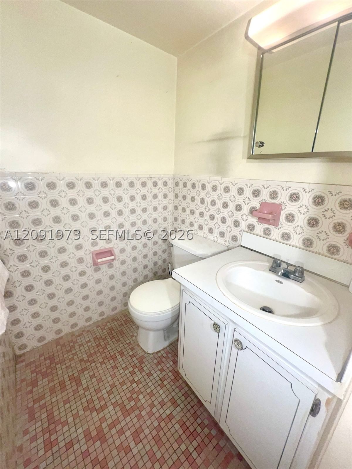 Real estate property located at 1658 Bay Rd #203, Miami-dade, Lincoln Palace Condo, Miami Beach, FL