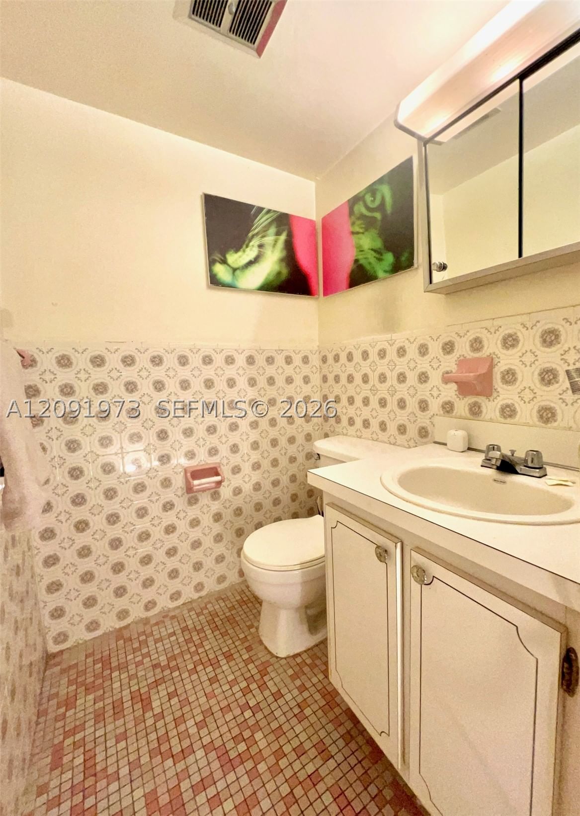 Real estate property located at 1658 Bay Rd #203, Miami-dade, Lincoln Palace Condo, Miami Beach, FL