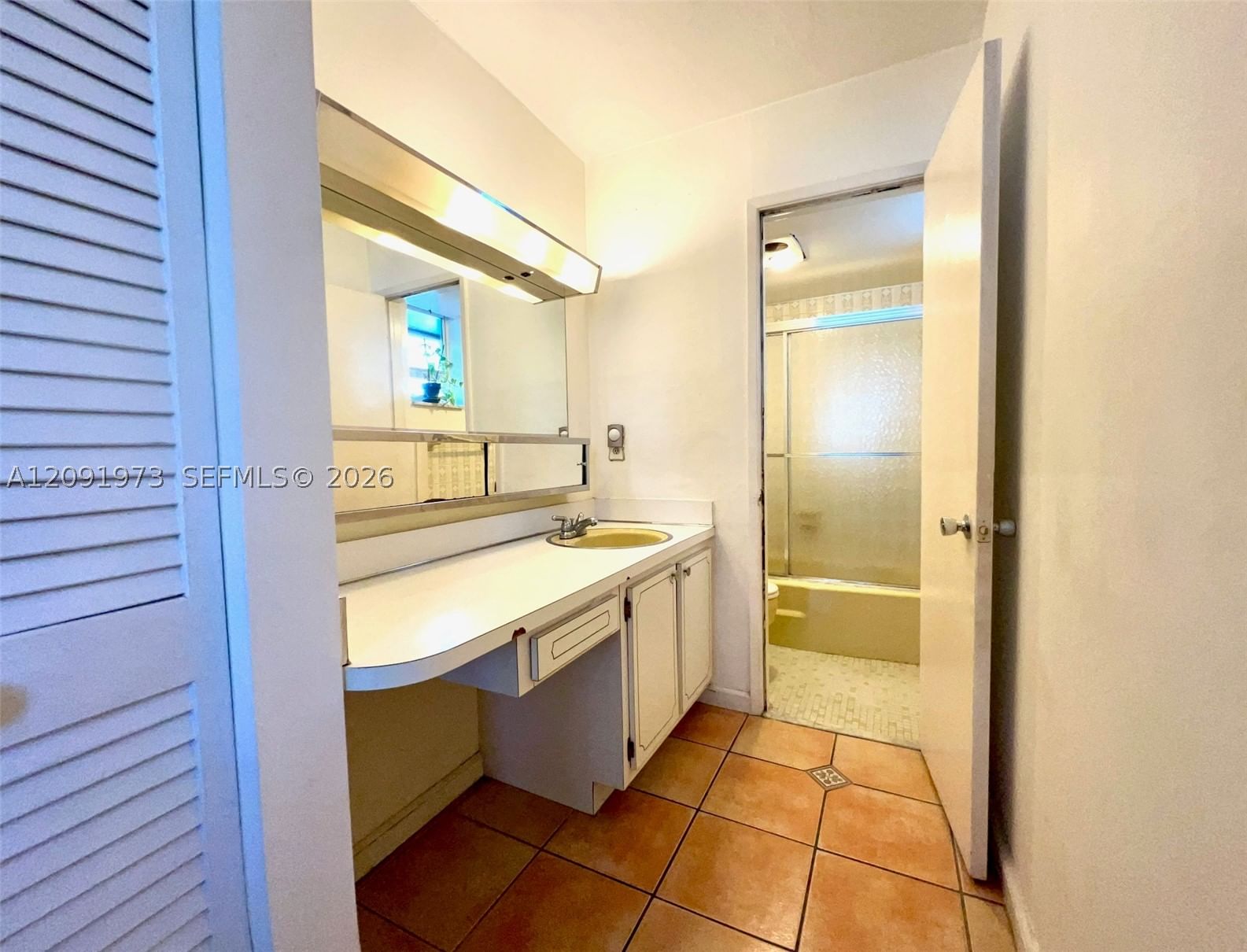Real estate property located at 1658 Bay Rd #203, Miami-dade, Lincoln Palace Condo, Miami Beach, FL