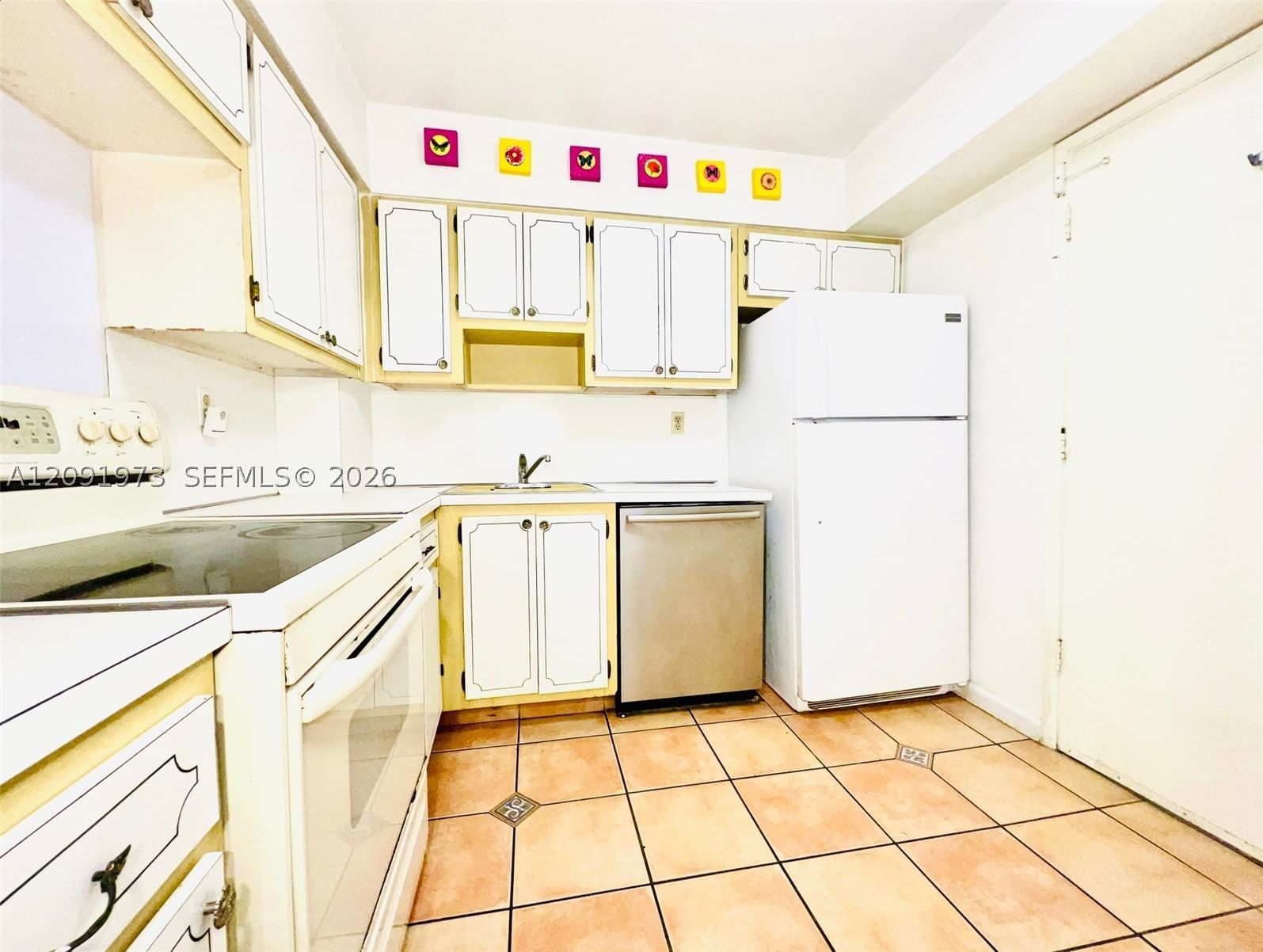 Real estate property located at 1658 Bay Rd #203, Miami-dade, Lincoln Palace Condo, Miami Beach, FL