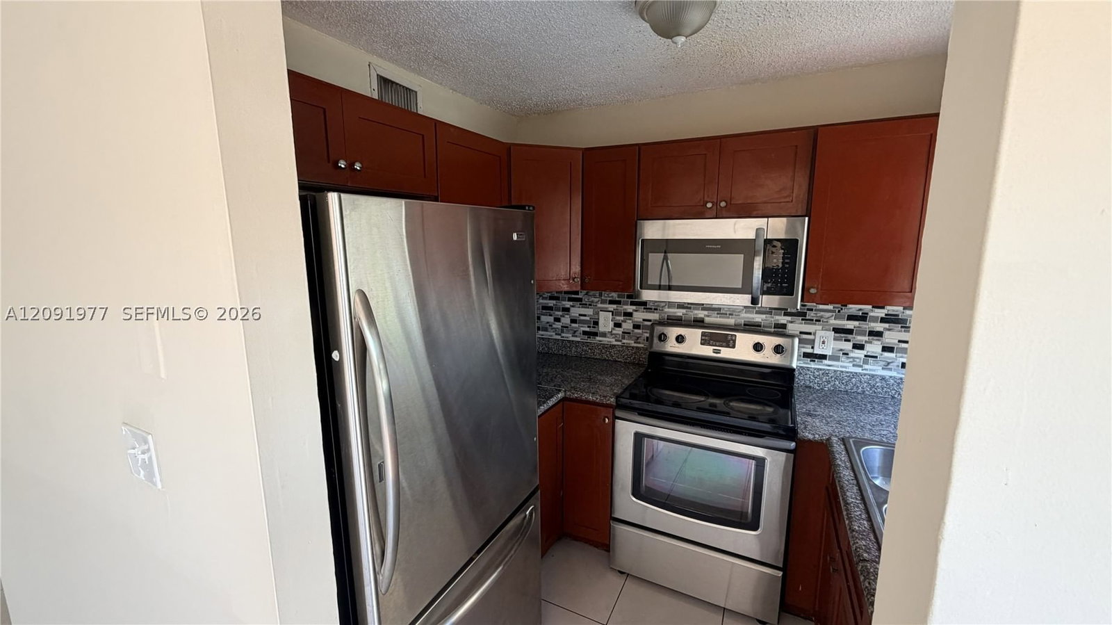 Real estate property located at 5461 24th Ave #18, Miami-dade, Las Villas Segovia Condo, Hialeah, FL