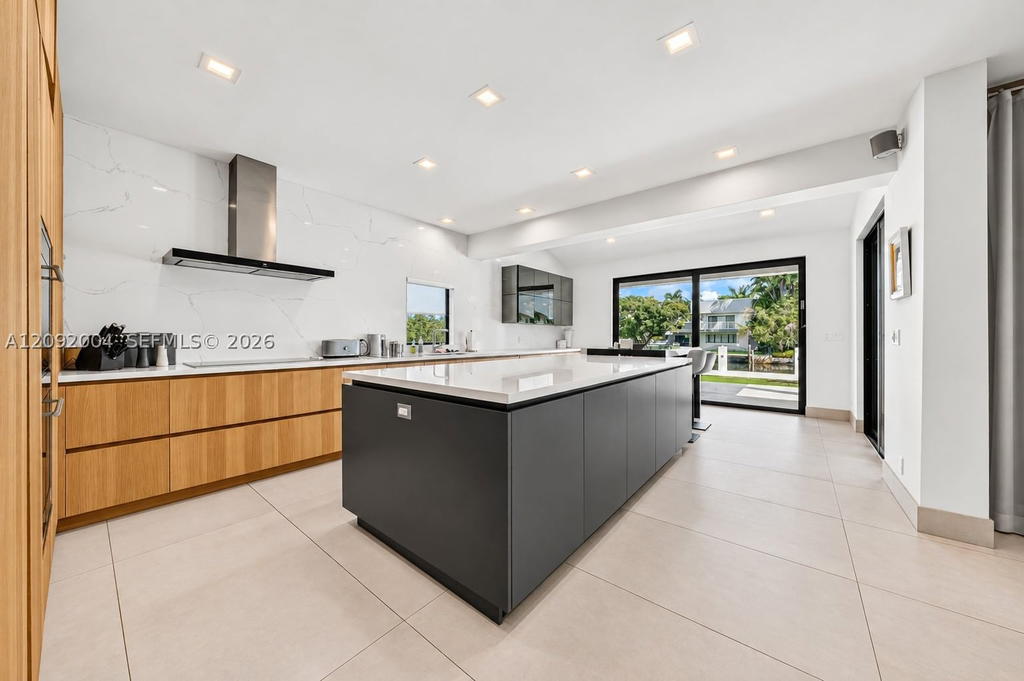 Real estate property located at 33 Pelican Dr, Broward, Pelican Isle, Fort Lauderdale, FL
