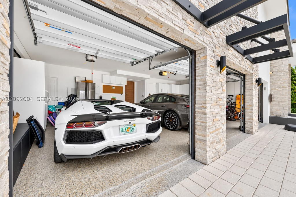 Real estate property located at 33 Pelican Dr, Broward, Pelican Isle, Fort Lauderdale, FL