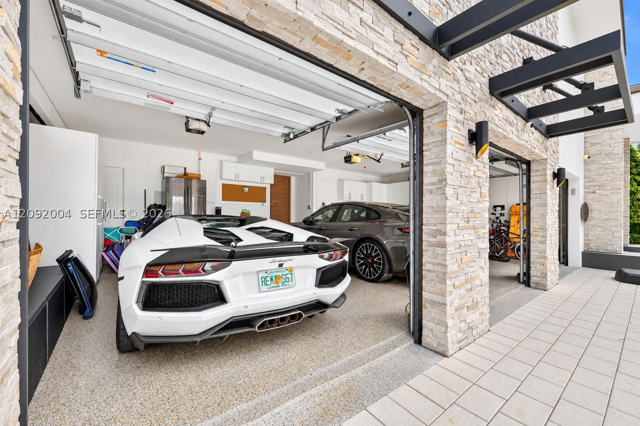 Real estate property located at 33 Pelican Dr, Broward, Pelican Isle, Fort Lauderdale, FL