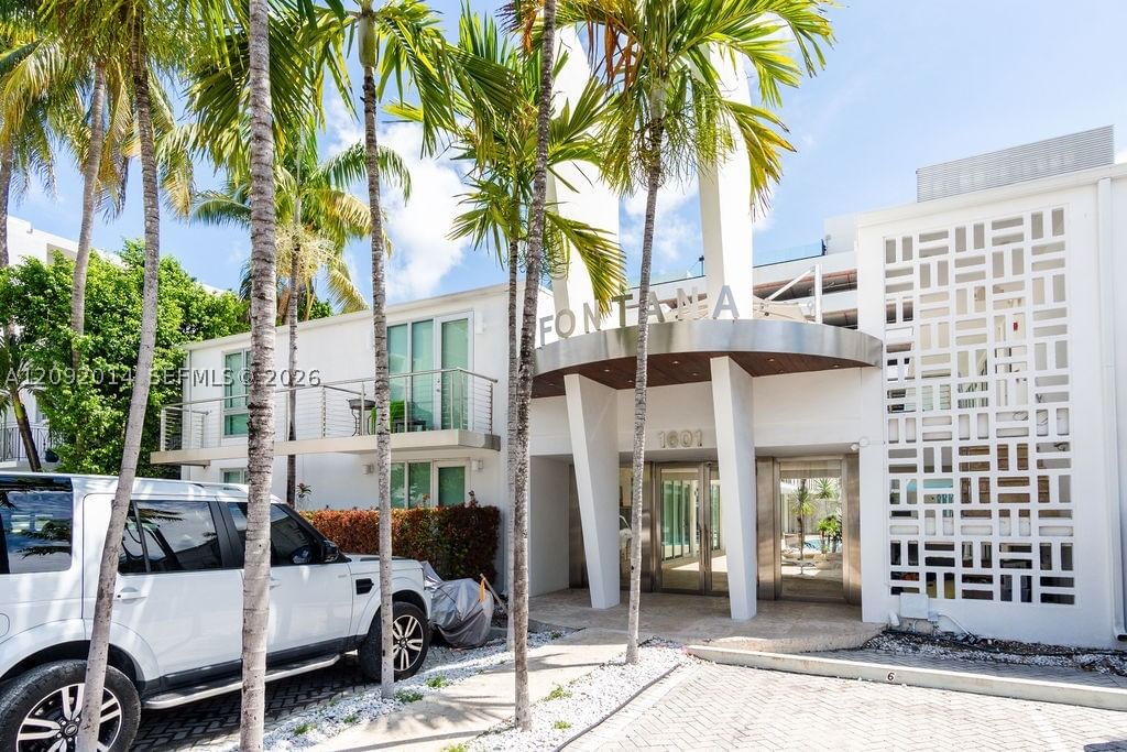 Real estate property located at 1601 West Ave #209, Miami-dade, Fontana Condo, Miami Beach, FL