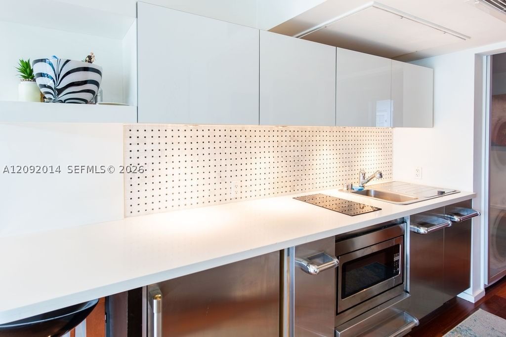 Real estate property located at 1601 West Ave #209, Miami-dade, Fontana Condo, Miami Beach, FL