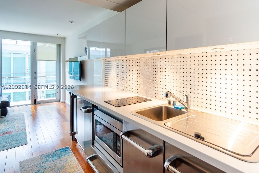 Real estate property located at 1601 West Ave #209, Miami-dade, Fontana Condo, Miami Beach, FL