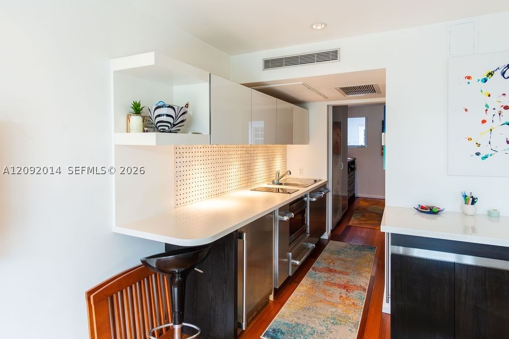 Real estate property located at 1601 West Ave #209, Miami-dade, Fontana Condo, Miami Beach, FL