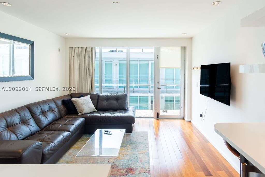 Real estate property located at 1601 West Ave #209, Miami-dade, Fontana Condo, Miami Beach, FL