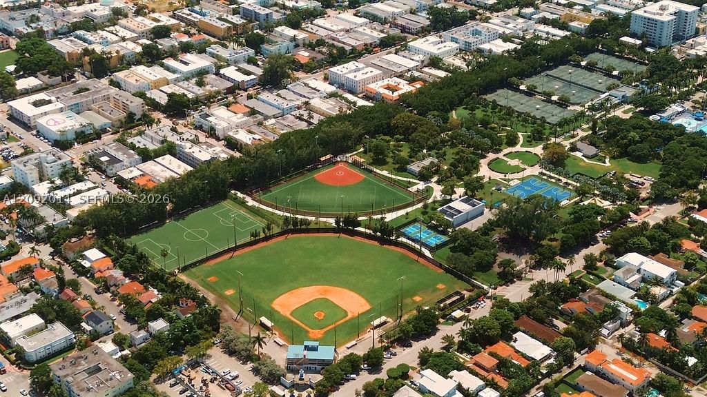 Real estate property located at 1601 West Ave #209, Miami-dade, Fontana Condo, Miami Beach, FL