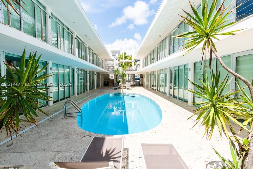 Real estate property located at 1601 West Ave #209, Miami-dade, Fontana Condo, Miami Beach, FL