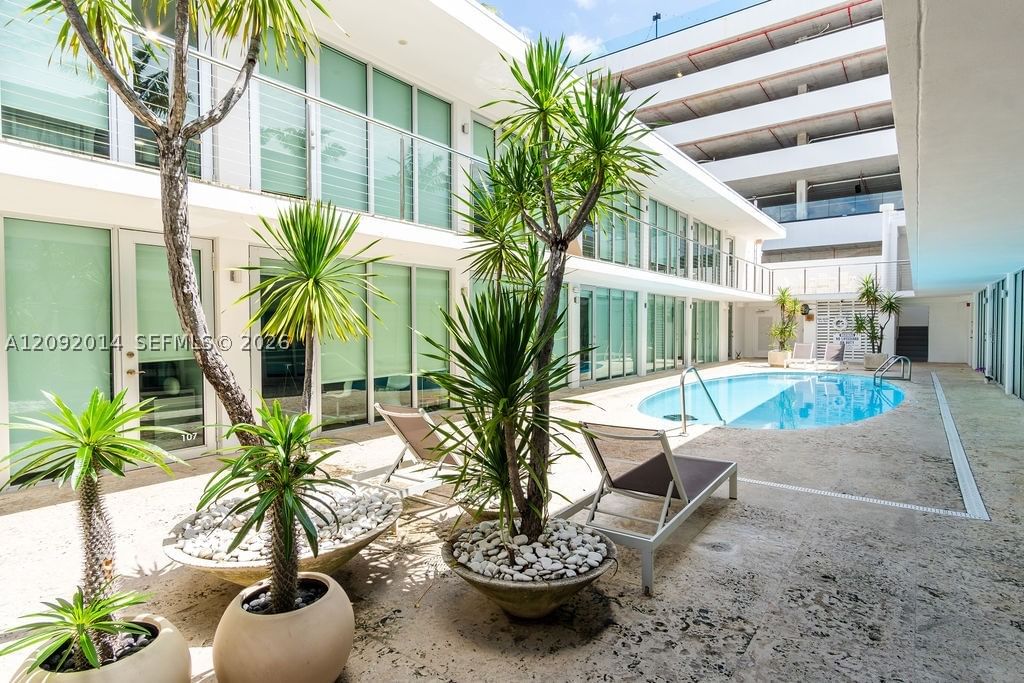 Real estate property located at 1601 West Ave #209, Miami-dade, Fontana Condo, Miami Beach, FL