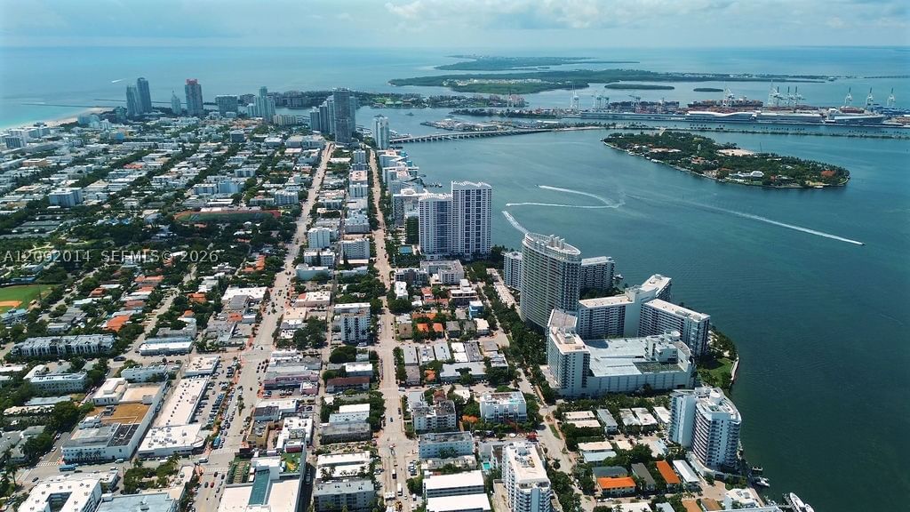 Real estate property located at 1601 West Ave #209, Miami-dade, Fontana Condo, Miami Beach, FL