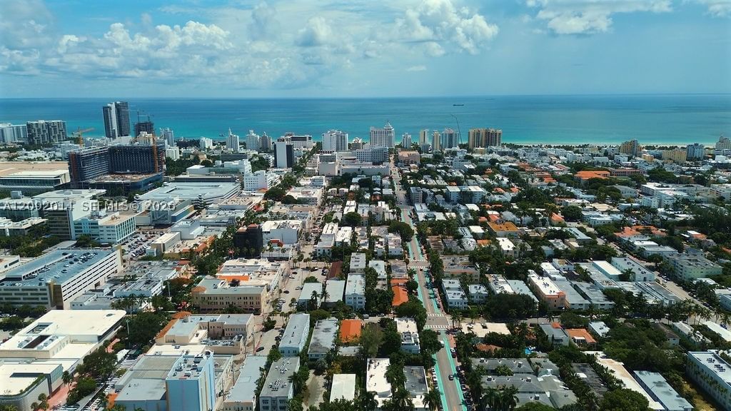 Real estate property located at 1601 West Ave #209, Miami-dade, Fontana Condo, Miami Beach, FL