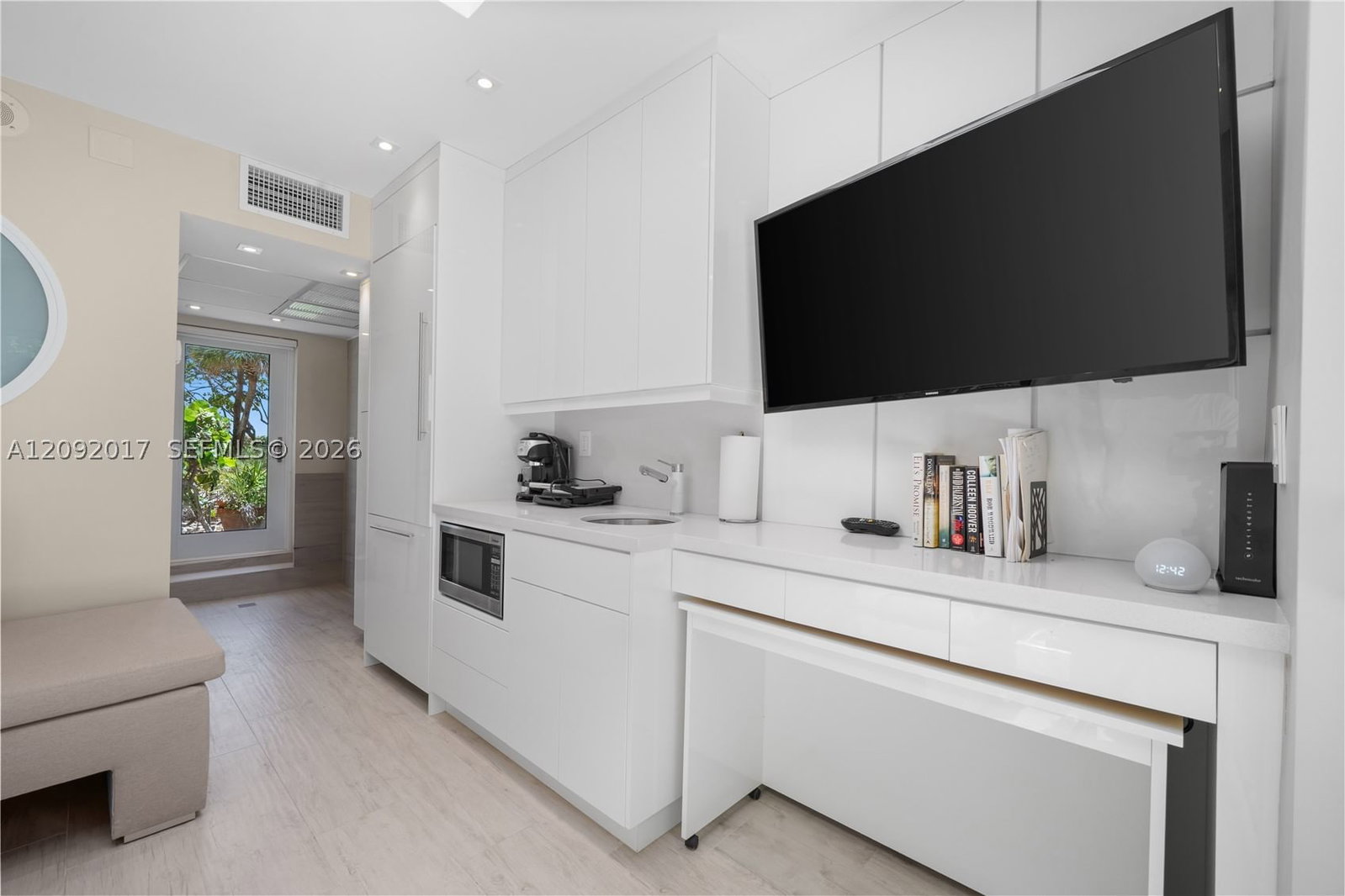 Real estate property located at 9999 Collins Ave #9J, Miami-dade, Bal Harbour Tower Condo, Bal Harbour, FL