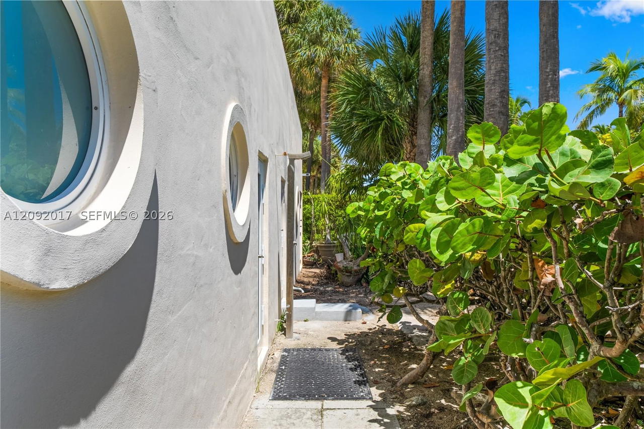 Real estate property located at 9999 Collins Ave #9J, Miami-dade, Bal Harbour Tower Condo, Bal Harbour, FL
