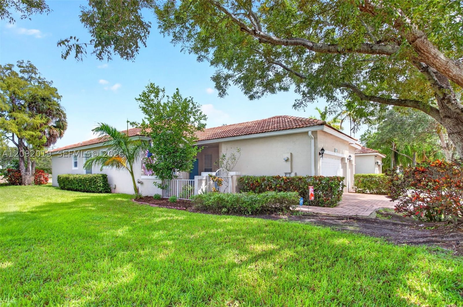 Real estate property located at 2501 Aragon Blvd #1, Broward, Regency Homes At Sunrise, Sunrise, FL