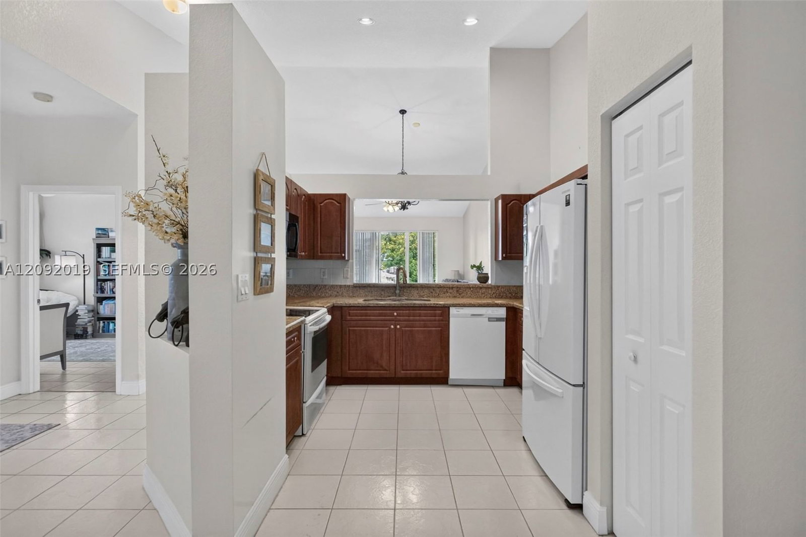 Real estate property located at 2501 Aragon Blvd #1, Broward, Regency Homes At Sunrise, Sunrise, FL