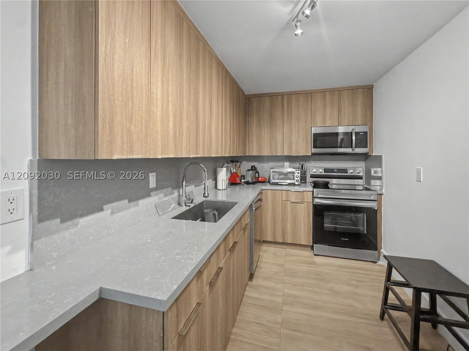 Real estate property located at 6801 Indian Creek Dr #609, Miami-dade, Boston Plaza Condo, Miami Beach, FL