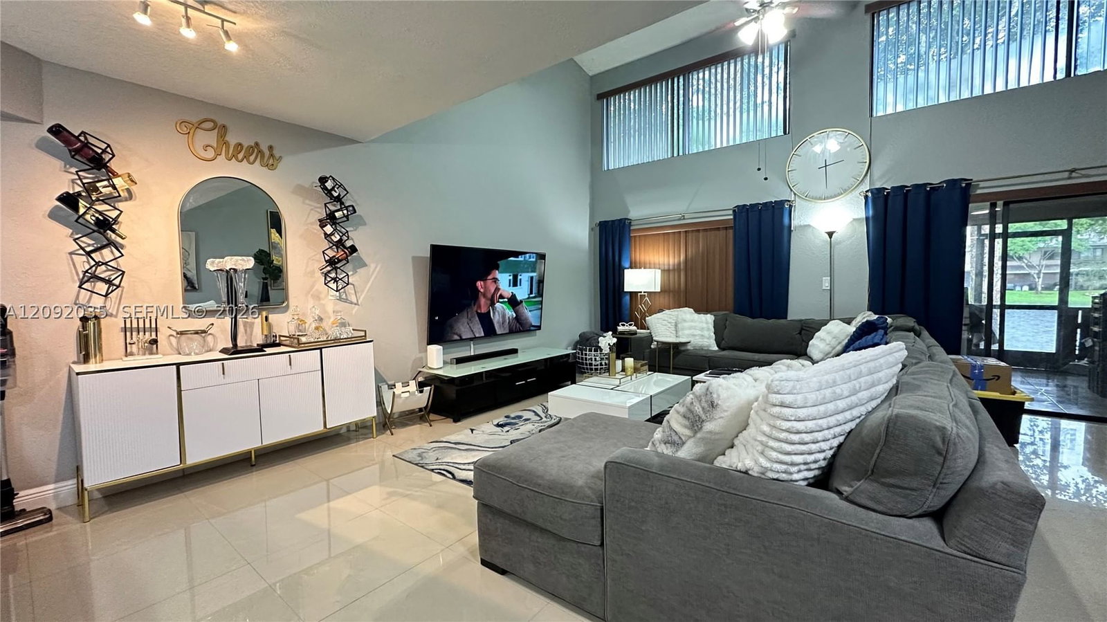 Real estate property located at 5012 University Dr, Broward, Saddle-up Plat, Davie, FL