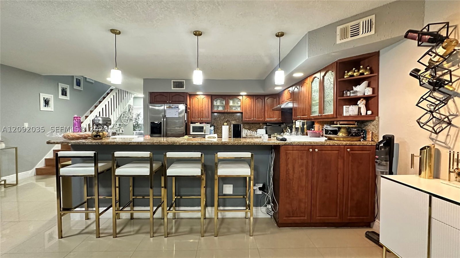 Real estate property located at 5012 University Dr, Broward, Saddle-up Plat, Davie, FL