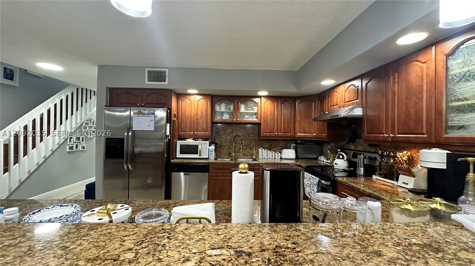 Real estate property located at 5012 University Dr, Broward, Saddle-up Plat, Davie, FL