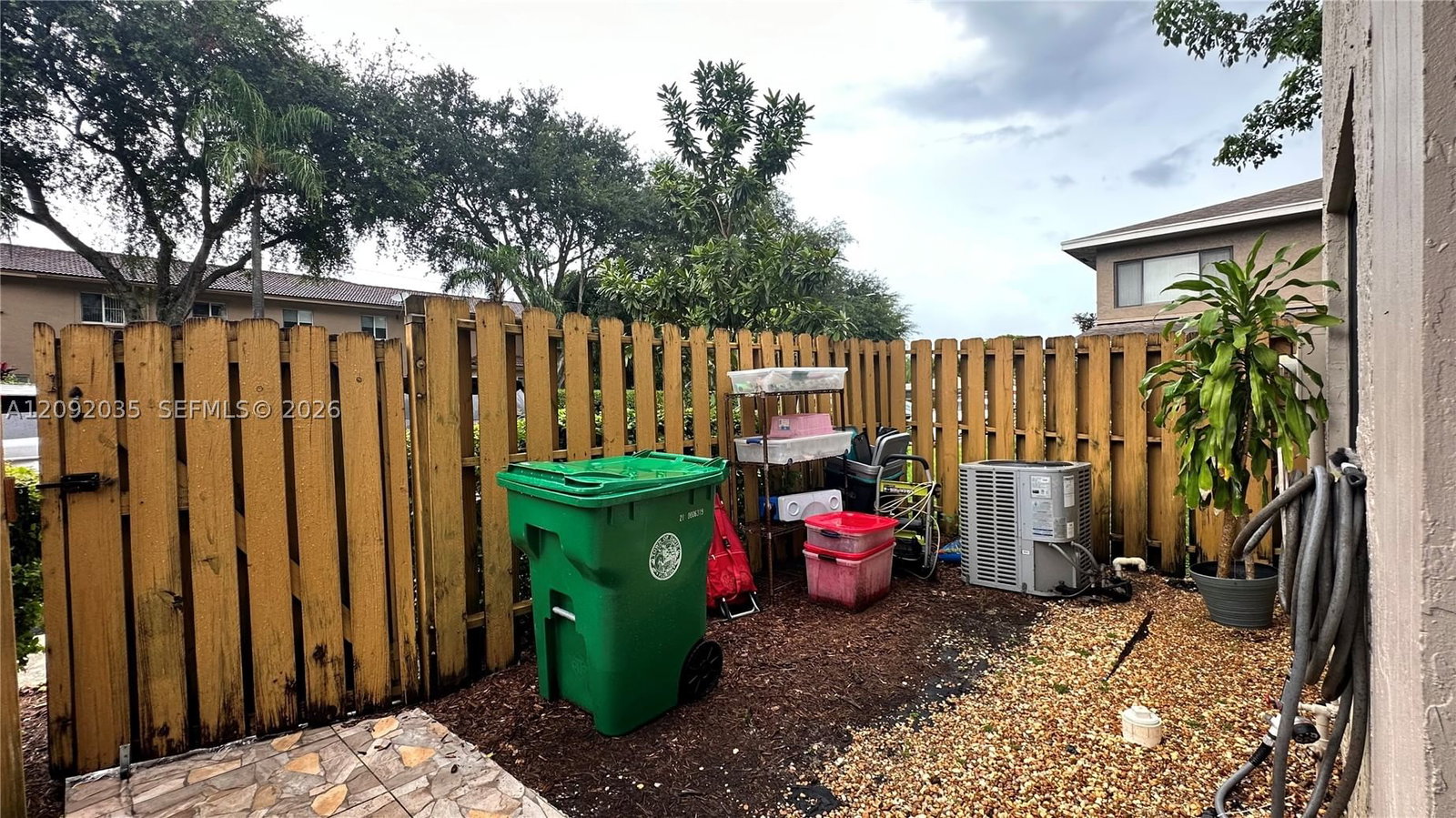 Real estate property located at 5012 University Dr, Broward, Saddle-up Plat, Davie, FL