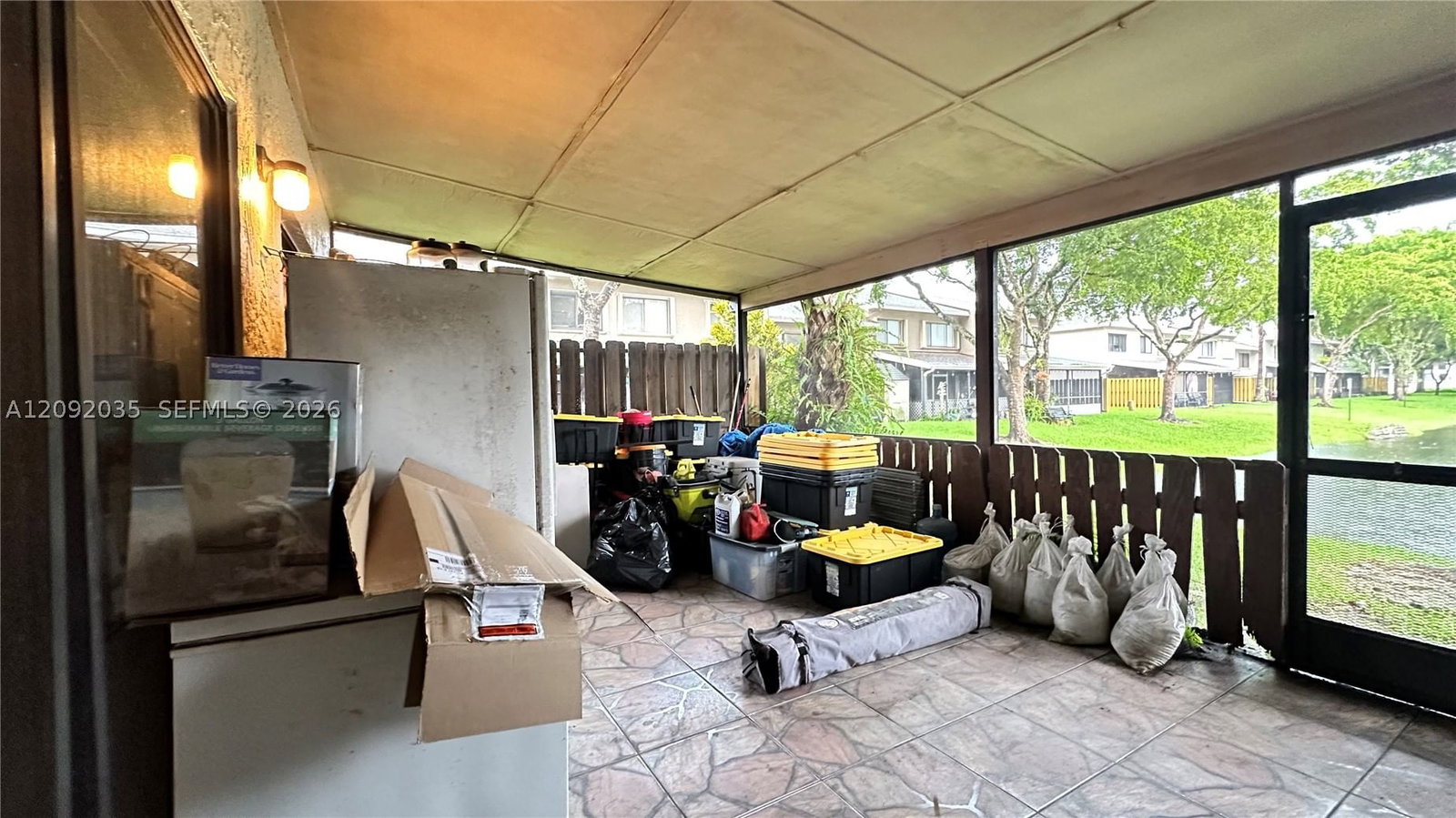 Real estate property located at 5012 University Dr, Broward, Saddle-up Plat, Davie, FL