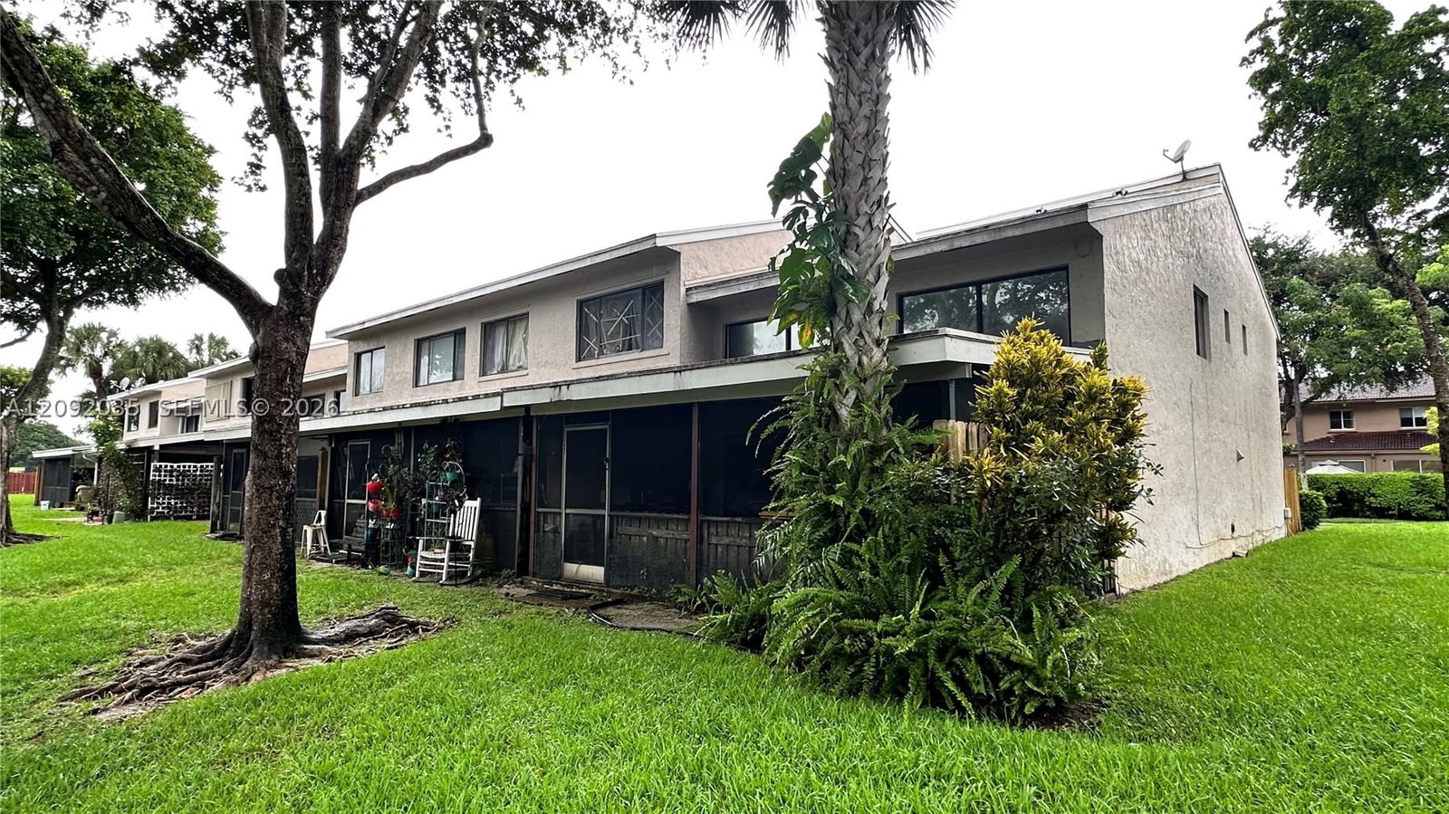 Real estate property located at 5012 University Dr, Broward, Saddle-up Plat, Davie, FL