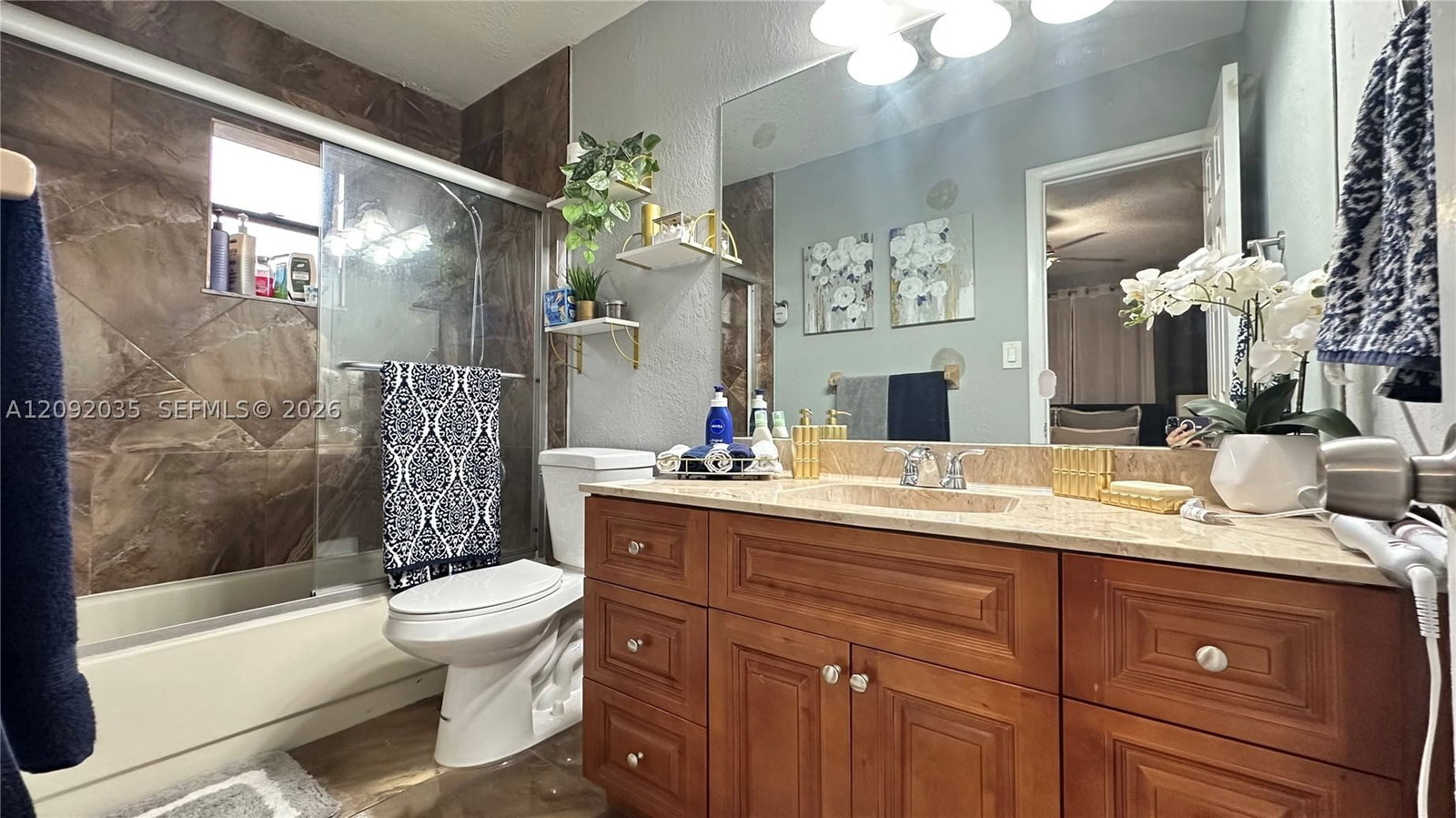 Real estate property located at 5012 University Dr, Broward, Saddle-up Plat, Davie, FL