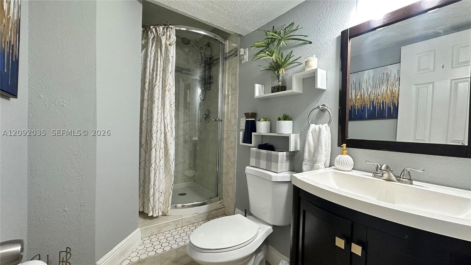 Real estate property located at 5012 University Dr, Broward, Saddle-up Plat, Davie, FL
