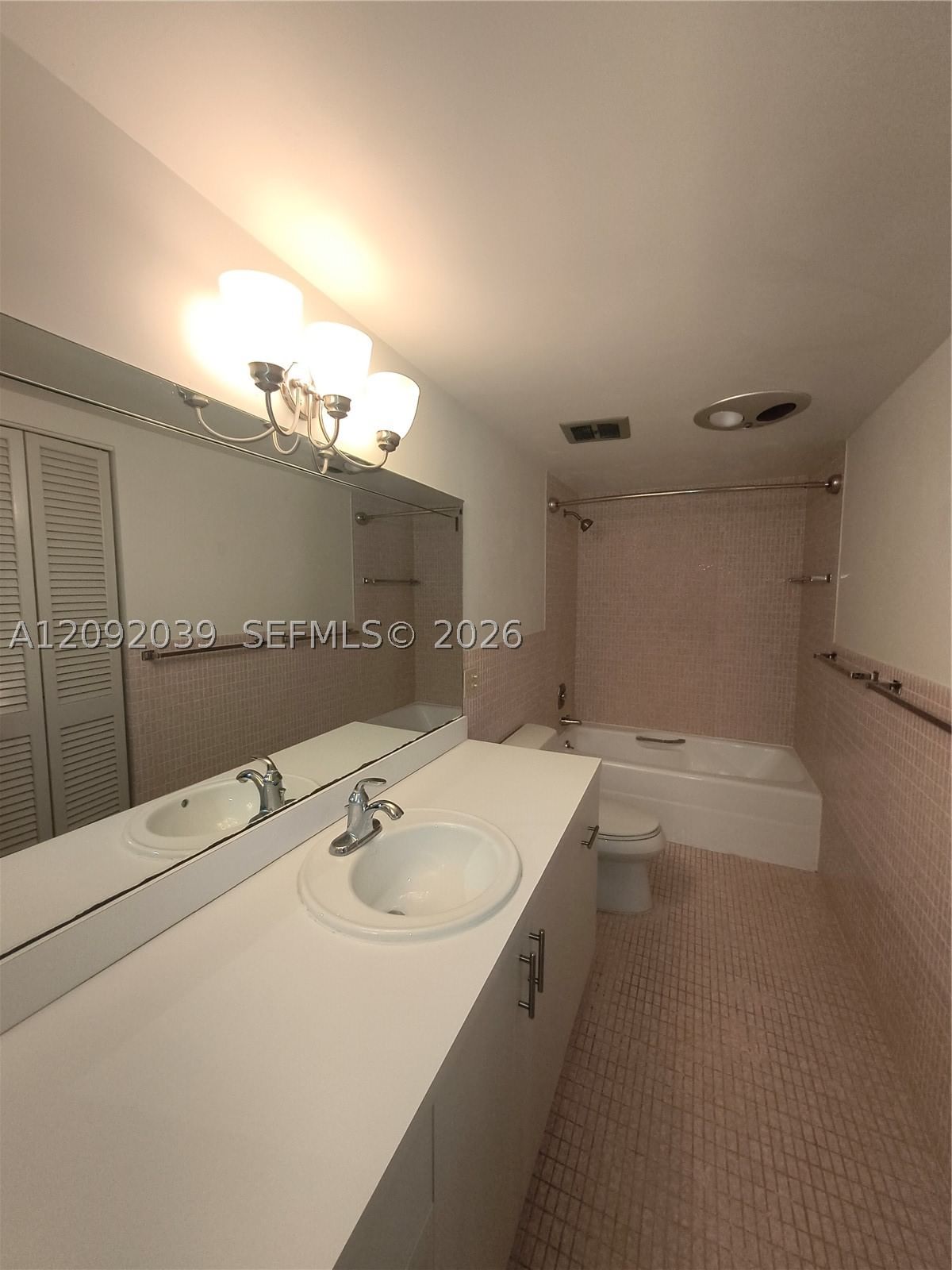 Real estate property located at 1501 Ocean Dr #605, Broward, Oxford Towers Condo, Hollywood, FL