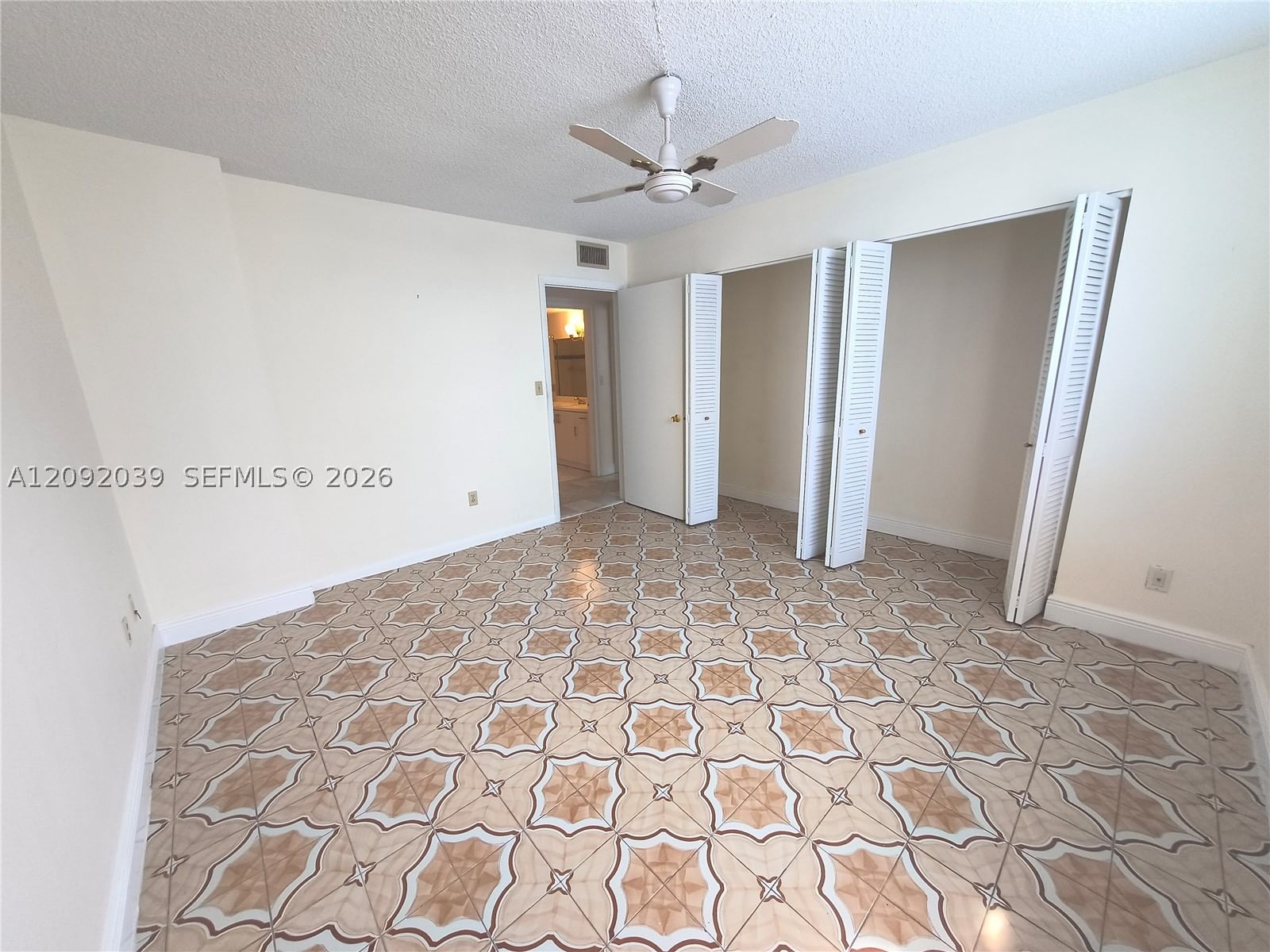 Real estate property located at 1501 Ocean Dr #605, Broward, Oxford Towers Condo, Hollywood, FL