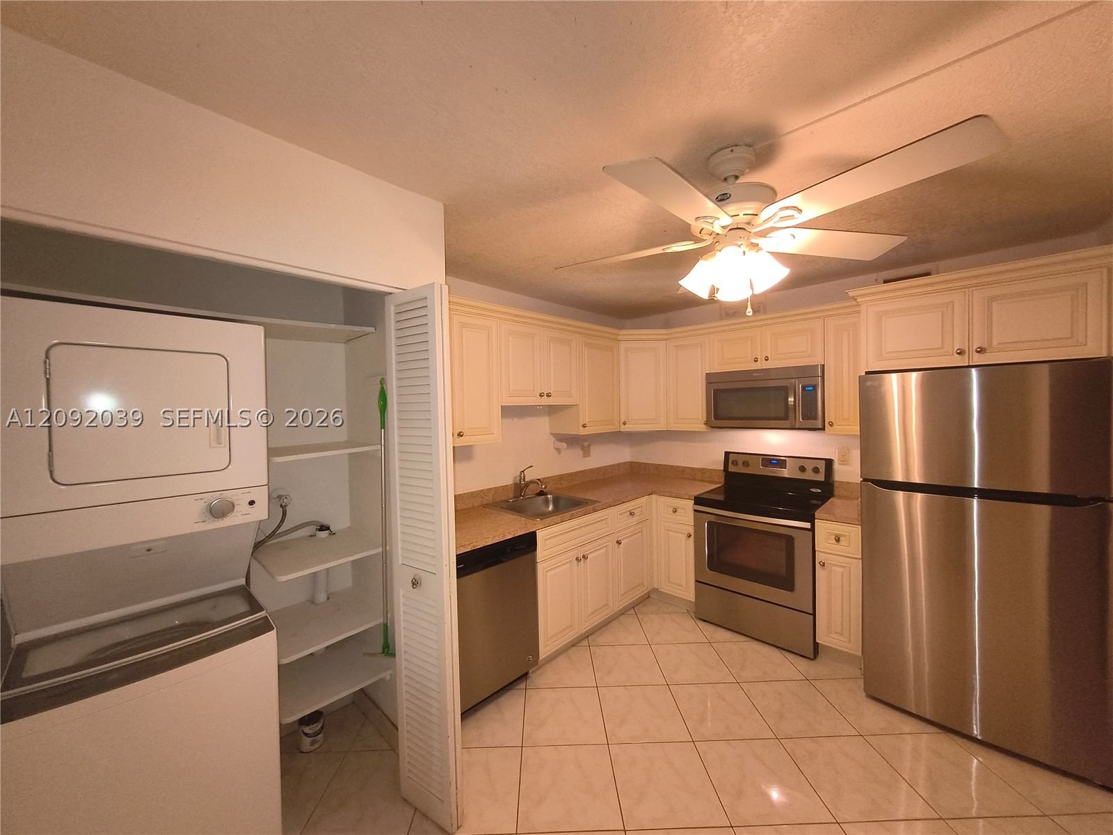 Real estate property located at 1501 Ocean Dr #605, Broward, Oxford Towers Condo, Hollywood, FL