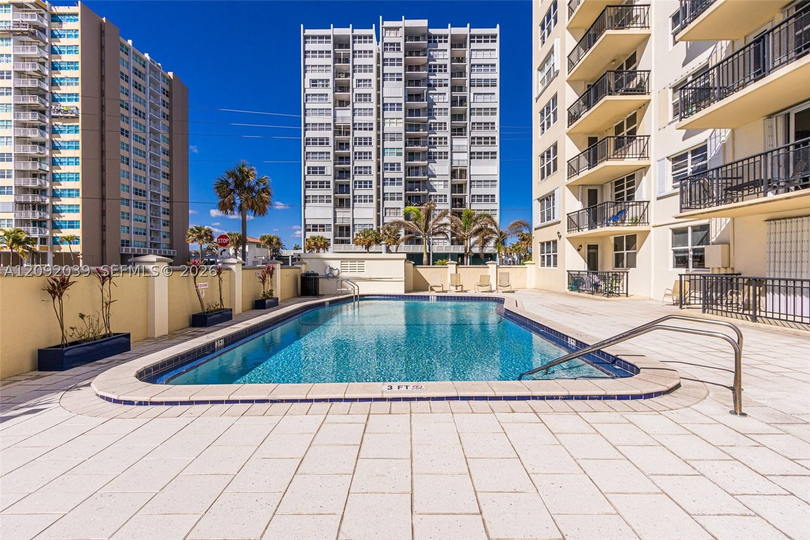 Real estate property located at 1501 Ocean Dr #605, Broward, Oxford Towers Condo, Hollywood, FL