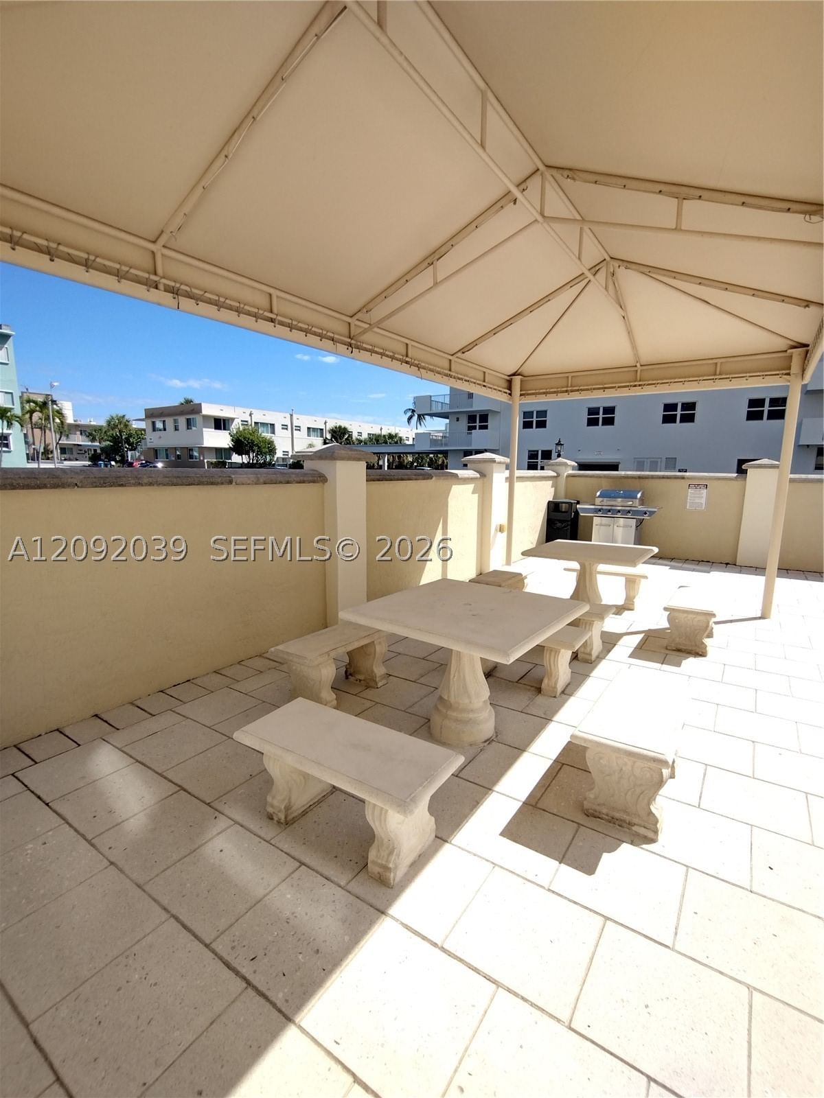 Real estate property located at 1501 Ocean Dr #605, Broward, Oxford Towers Condo, Hollywood, FL