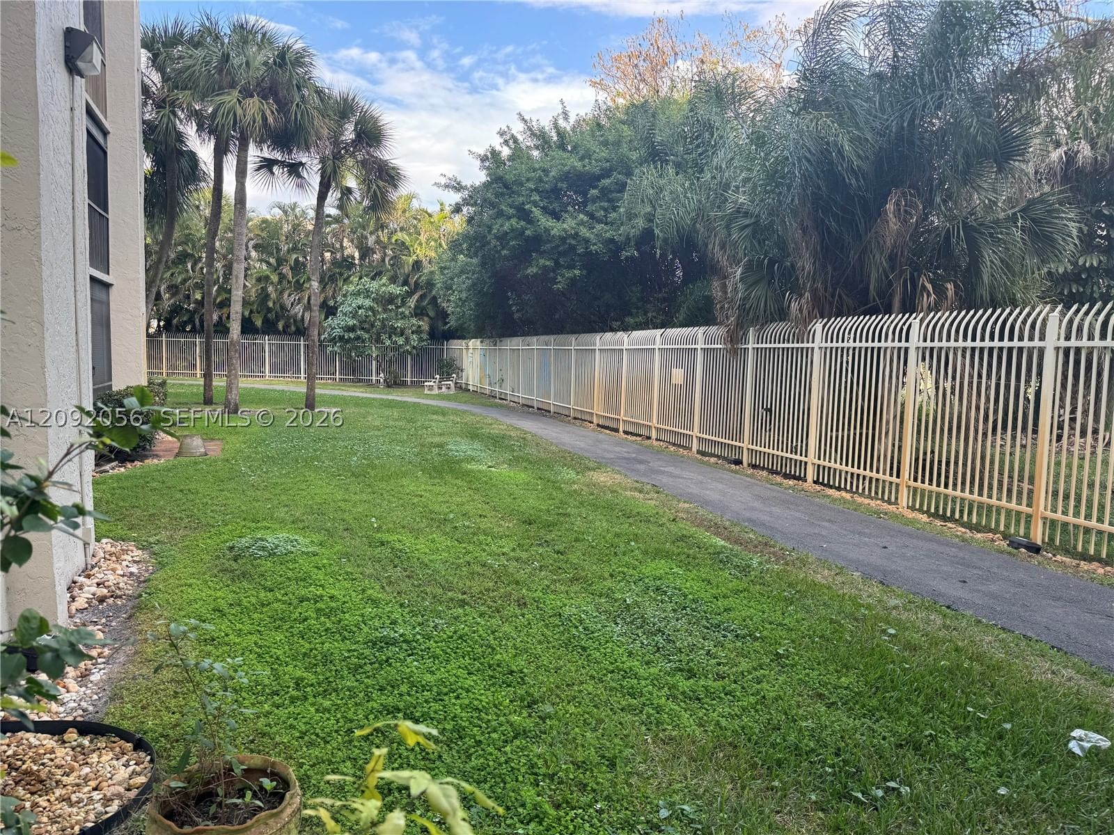 Real estate property located at 3940 Inverrary Blvd #106-A, Broward, 18th Hole At Inverrary Co, Lauderhill, FL