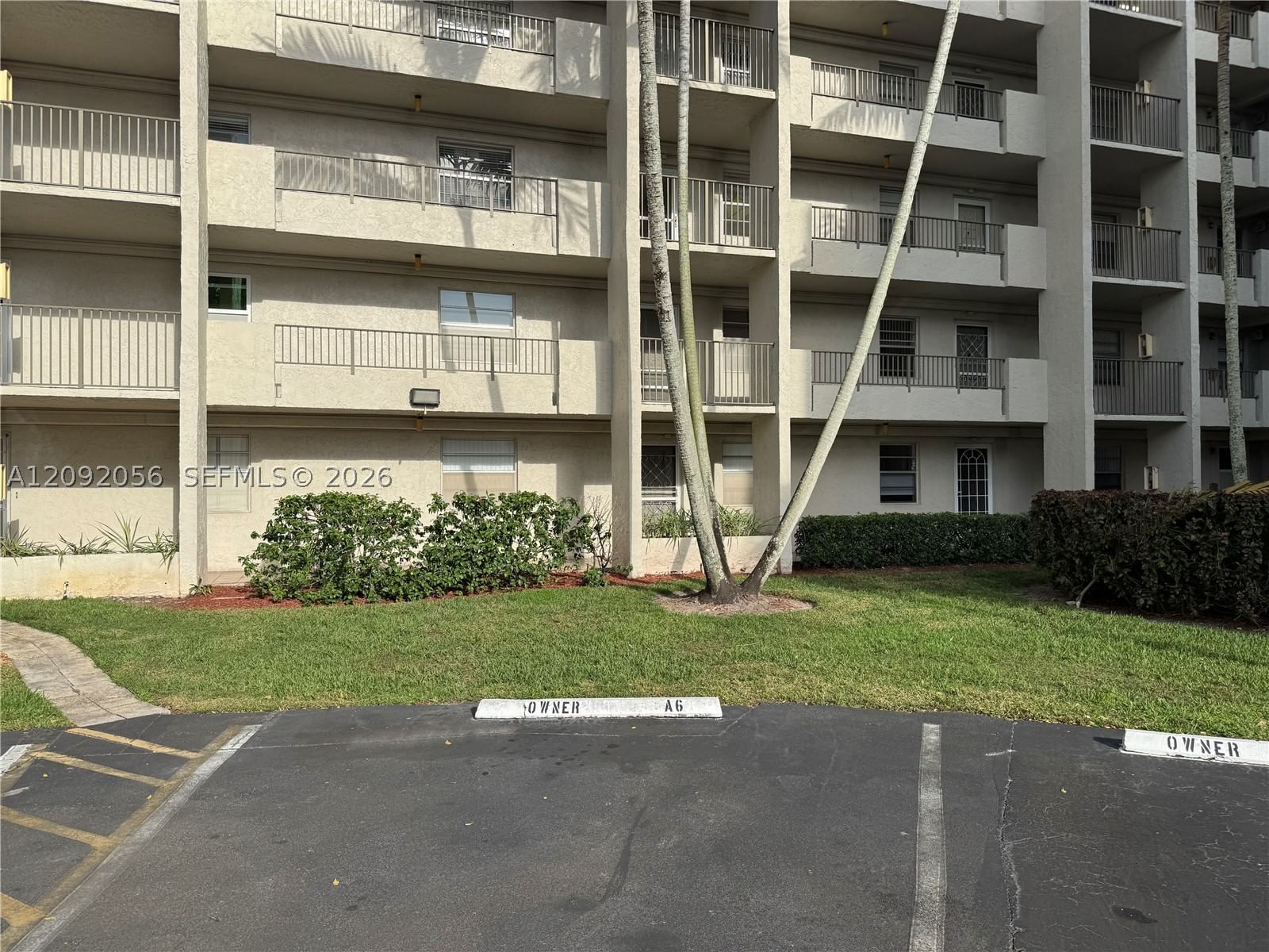 Real estate property located at 3940 Inverrary Blvd #106-A, Broward, 18th Hole At Inverrary Co, Lauderhill, FL