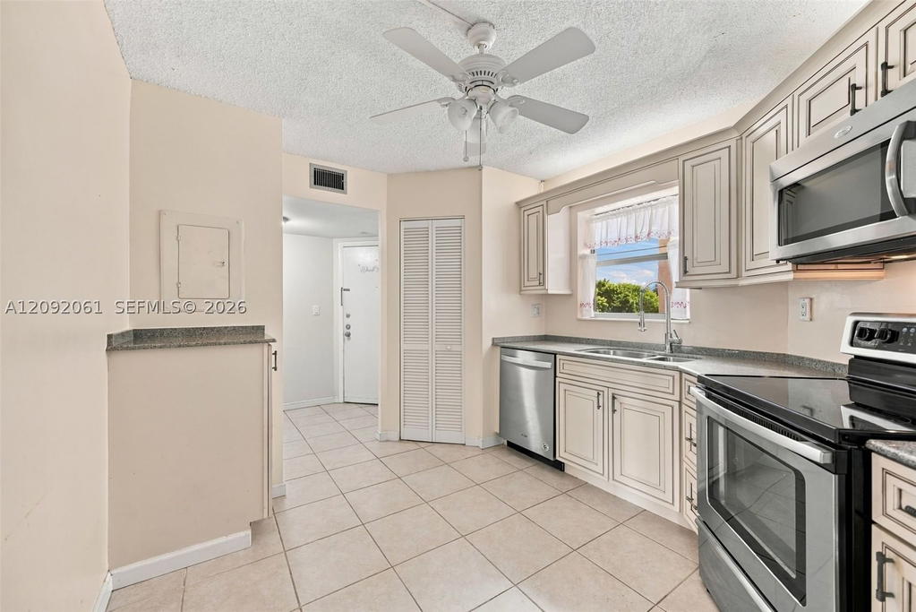 Real estate property located at 6555 Broward Blvd #309, Broward, Plantation Club C Condo, Plantation, FL