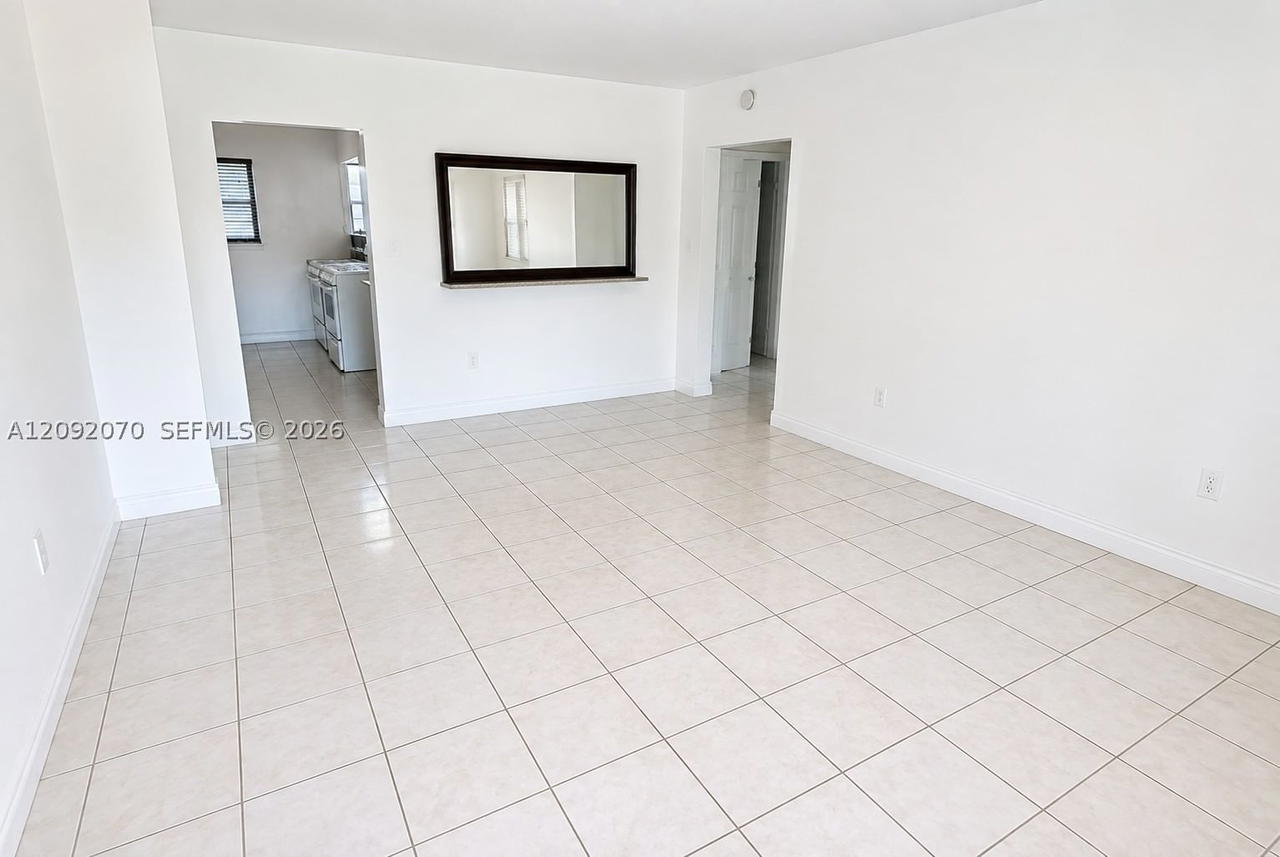 Real estate property located at 985 10th St, Miami-dade, Lawrence Est Land Cos Sub, Miami, FL