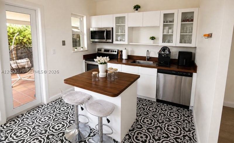 Real estate property located at 985 10th St, Miami-dade, Lawrence Est Land Cos Sub, Miami, FL